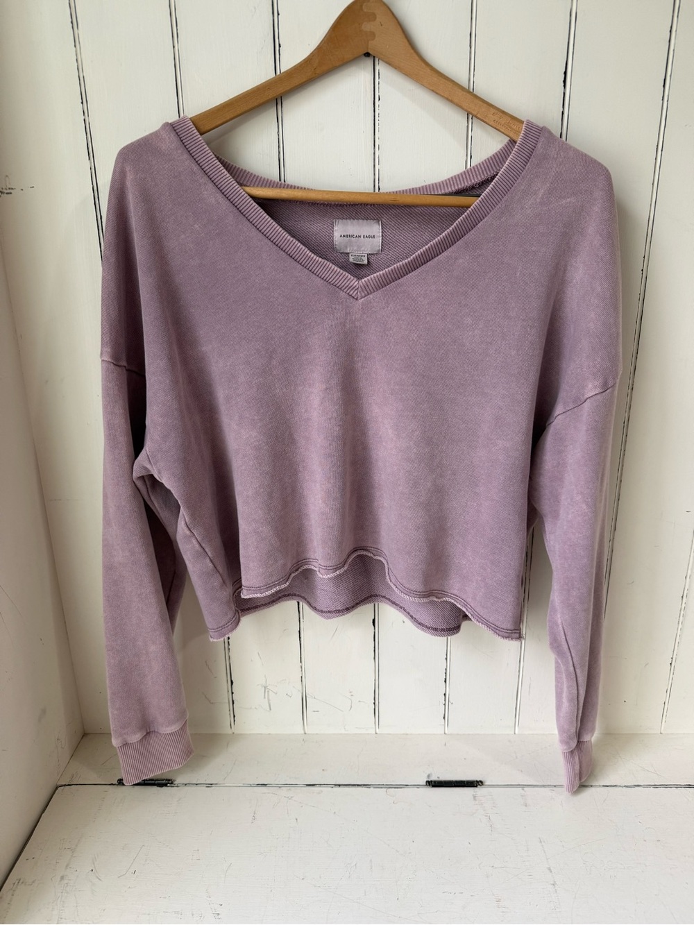 AMERICAN EAGLE Cropped V Neck Sweatshirt Mineral Wash Mauve Purple XS